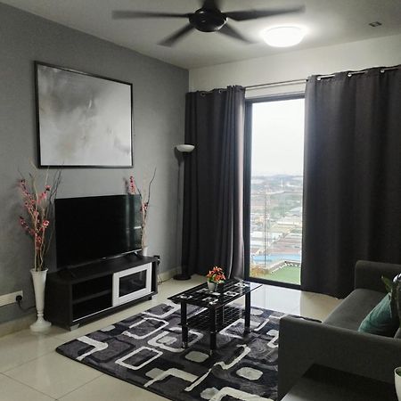 The Family Homestay@Univ360 Place,Serdang Seri Kembangan Exterior foto